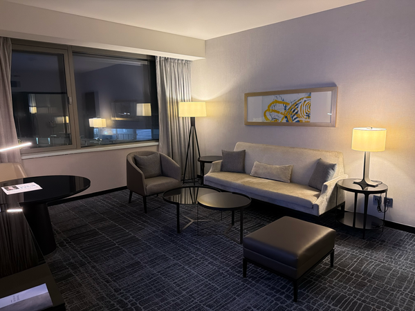 機場的小度假：香港天際萬豪套房